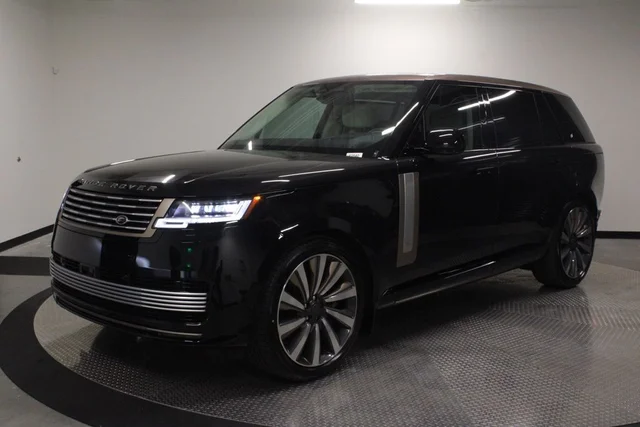 2026 Land Rover Range Rover SV