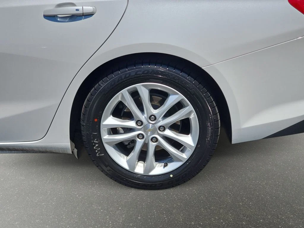 Used 2017 Beige Chevrolet Hybrid image 36