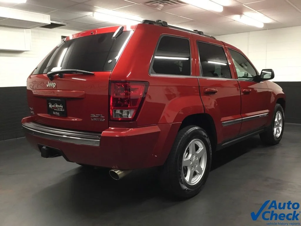 Used 2005 Red Jeep Limited image 10