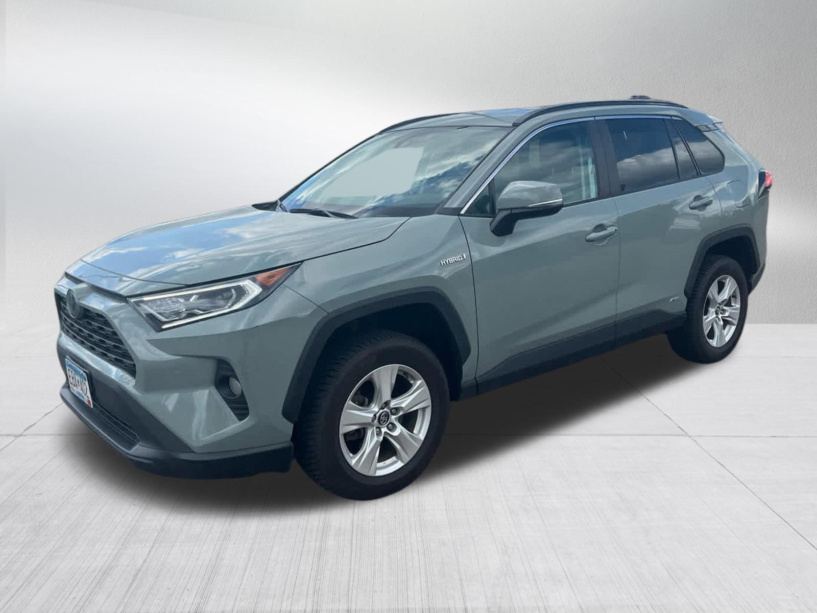 Used 2020 Lunar Rock Toyota Hybrid XLE image 3