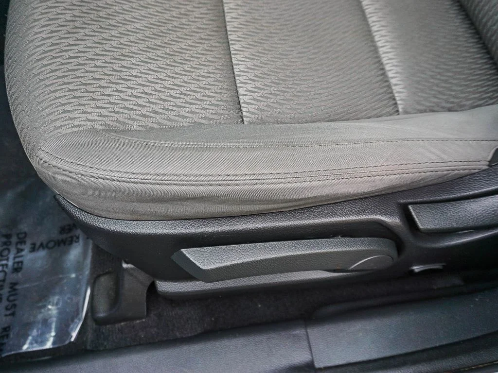 Used 2014 White Hyundai Base image 19