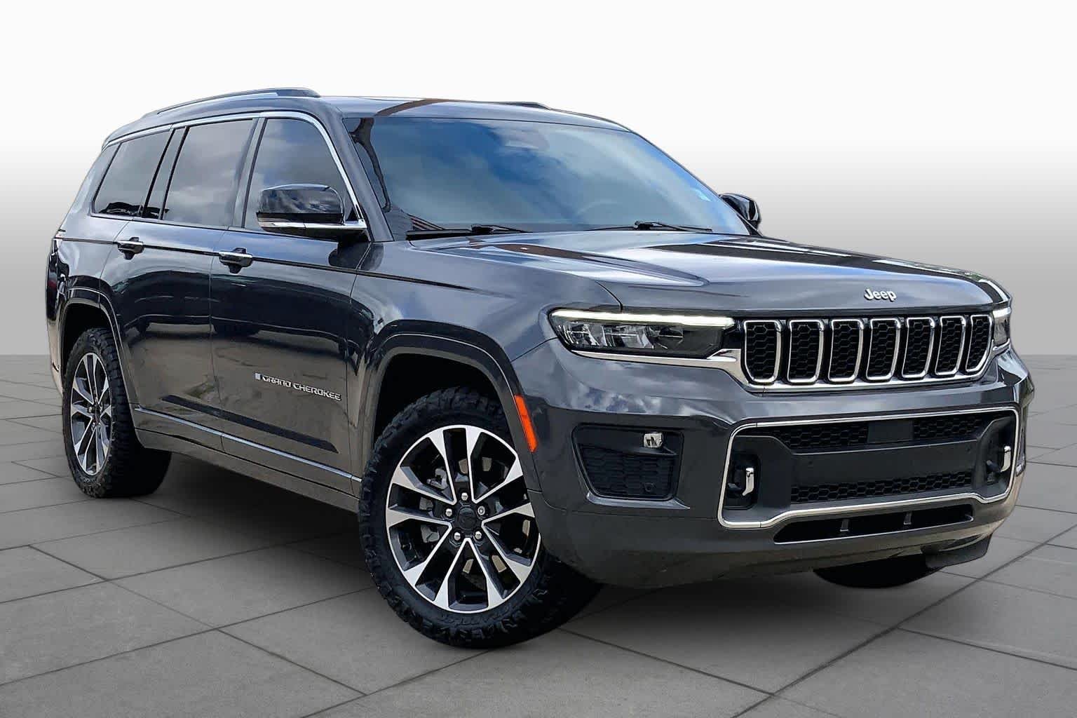 Used 2022 Baltic Gray Metallic Clearcoat Jeep Overland image 3