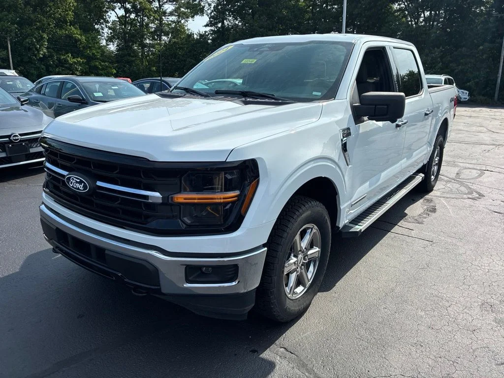 Used 2024 White Ford XLT image 3