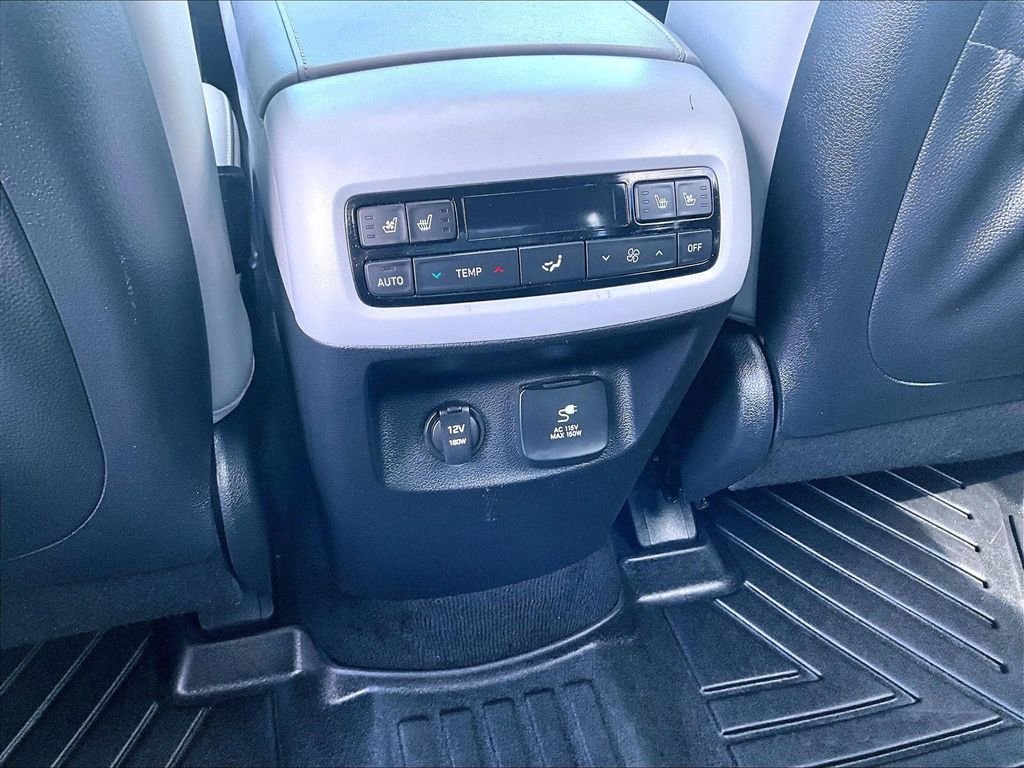 Used 2023 White Hyundai SEL image 29