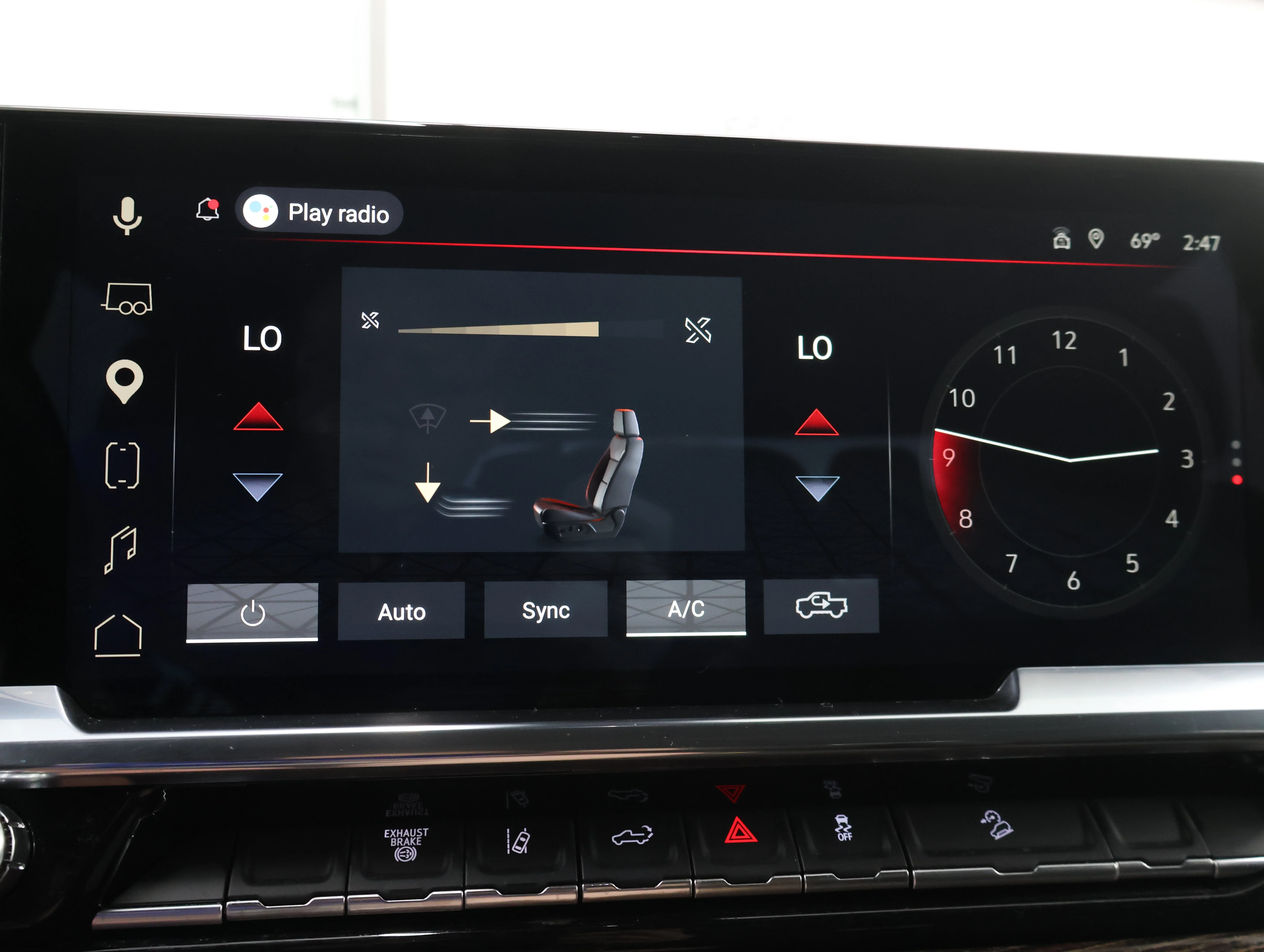 Used 2025 Summit White GMC SLE image 57