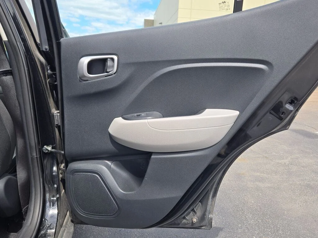 2023 Hyundai Venue SEL - Photo 11