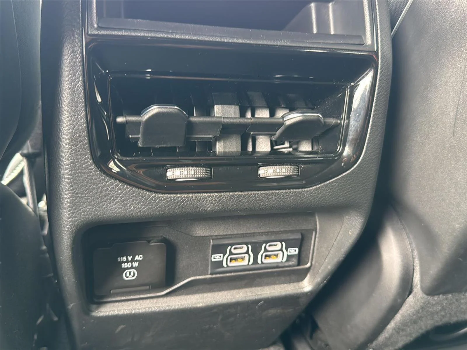 2023 Jeep Grand Cherokee Altitude - Photo 24