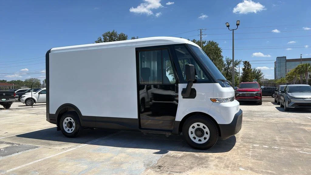 Used 2024 Oyster White BrightDrop EJY image 12