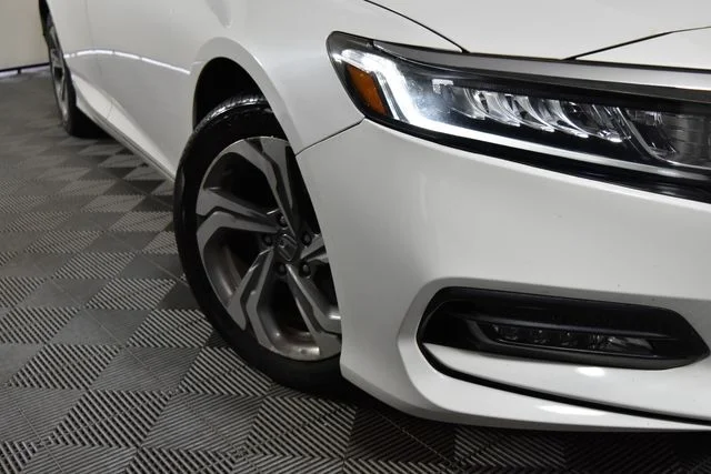 Used 2018  Honda EX-L image 3