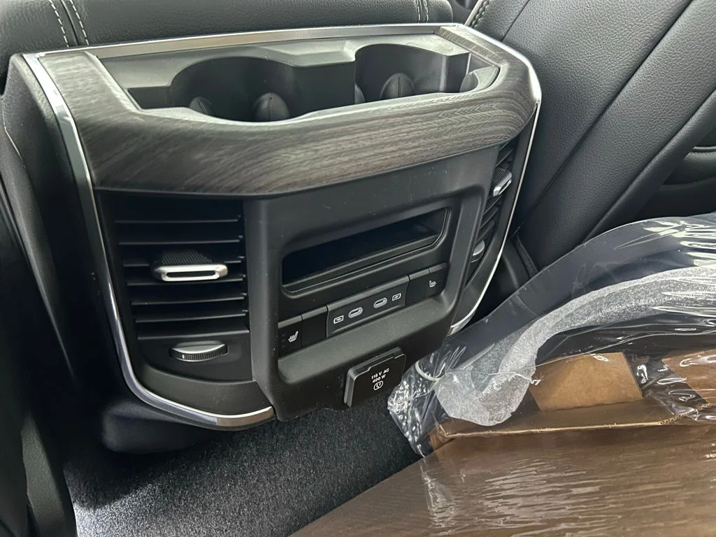 New 2026 Ivory White Tri-Coat Pearl-Coat Exterior Paint RAM Laramie image 14