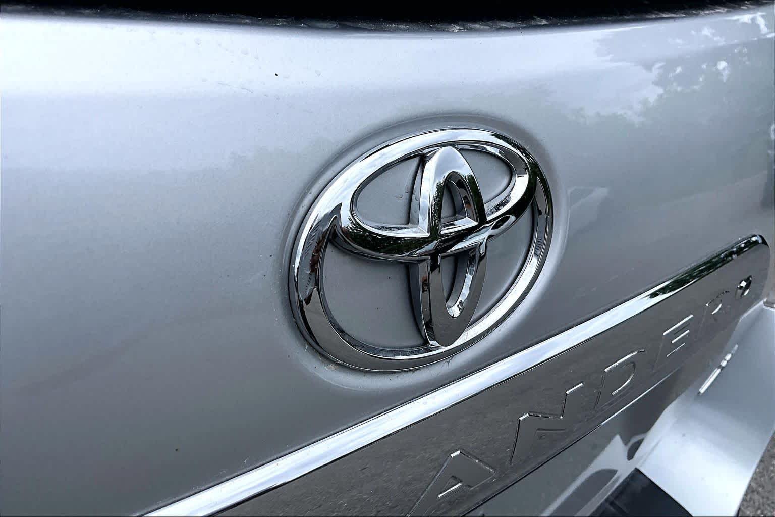 Used 2012 Classic Silver Metallic Toyota  image 29