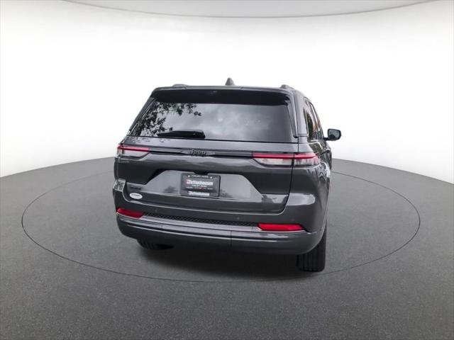 New 2026 Baltic Gray Metallic Clear-Coat Exterior Paint Jeep Limited image 8