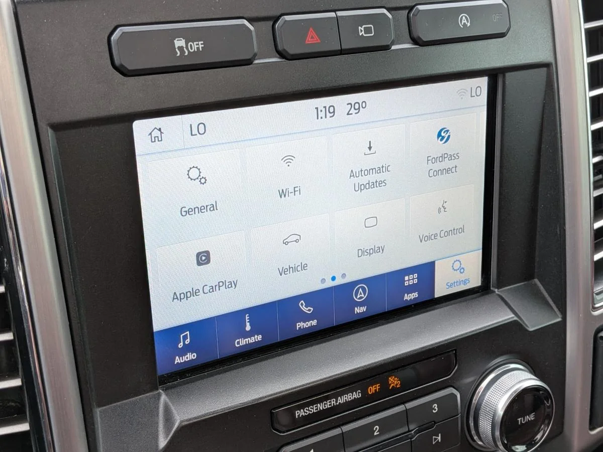 Used 2019 White Ford Platinum image 26