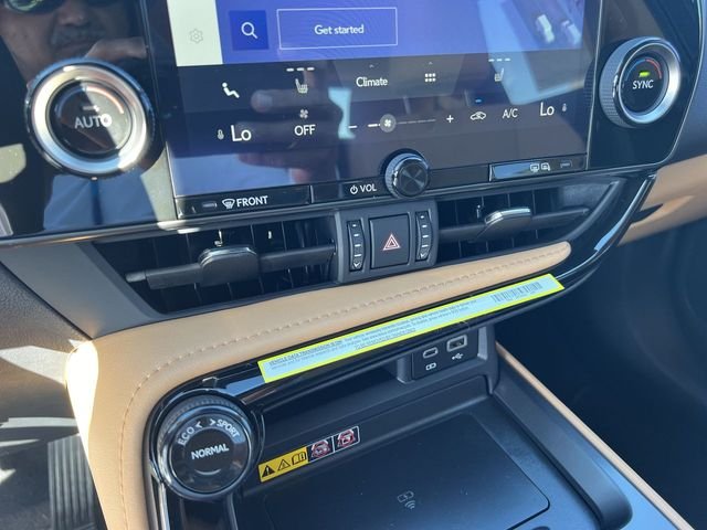 Used 2025  Lexus 250 Base image 19