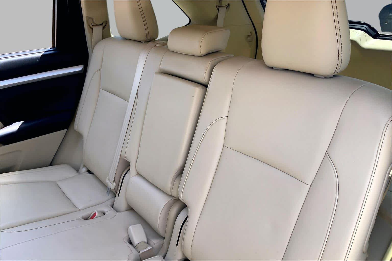 Used 2019 Blizzard Pearl Toyota XLE image 20