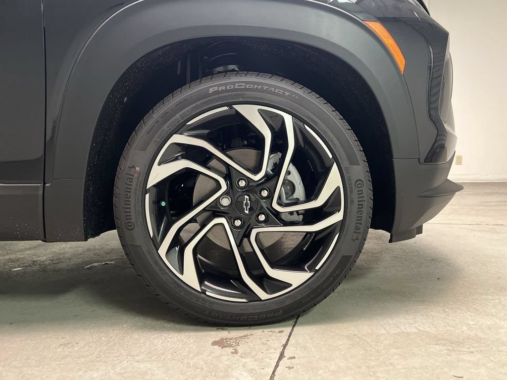 New 2026 Mosaic Black Metallic Chevrolet RS image 10