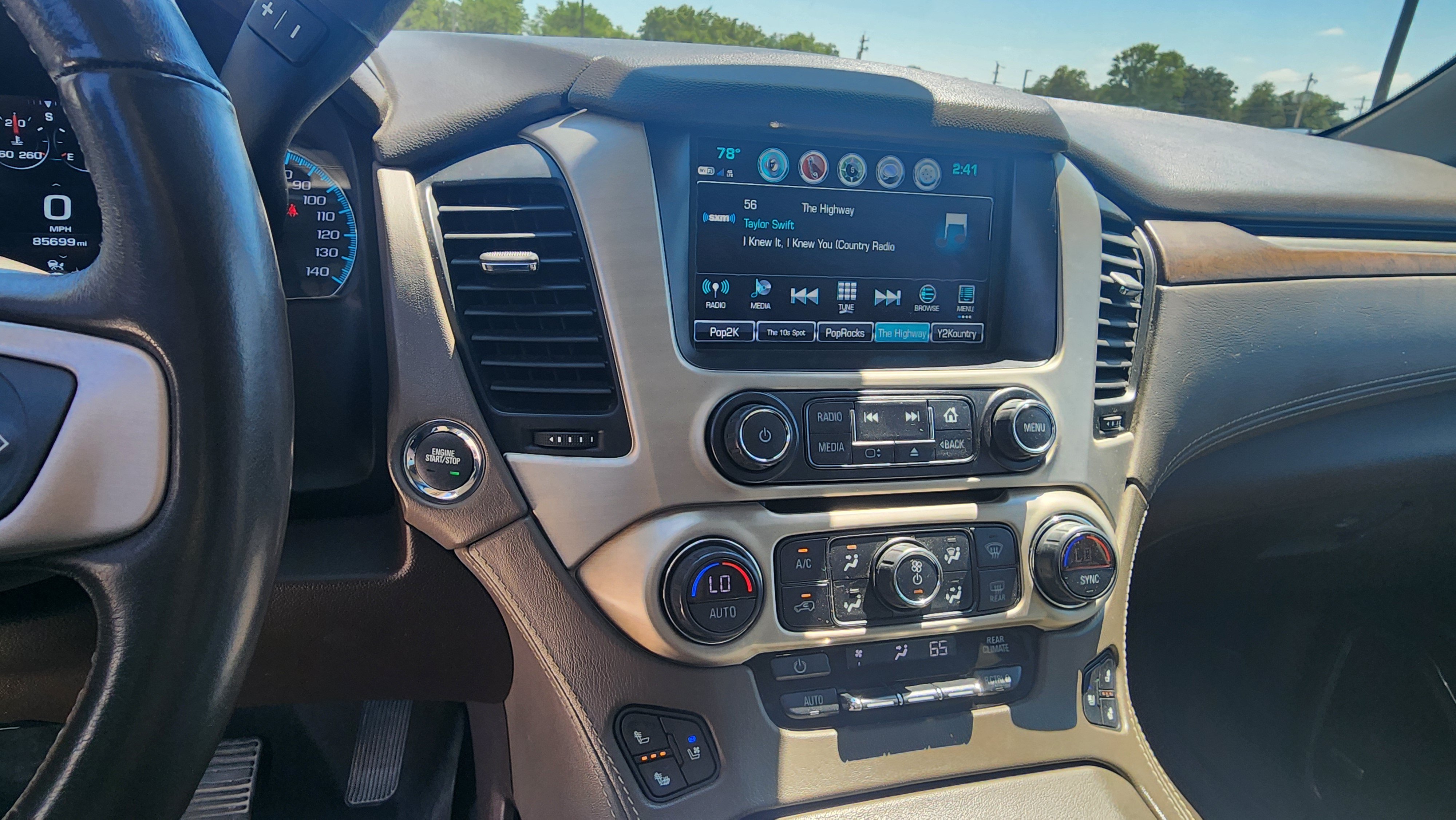 Used 2019 WHITE FROST TRICOAT GMC Denali image 14