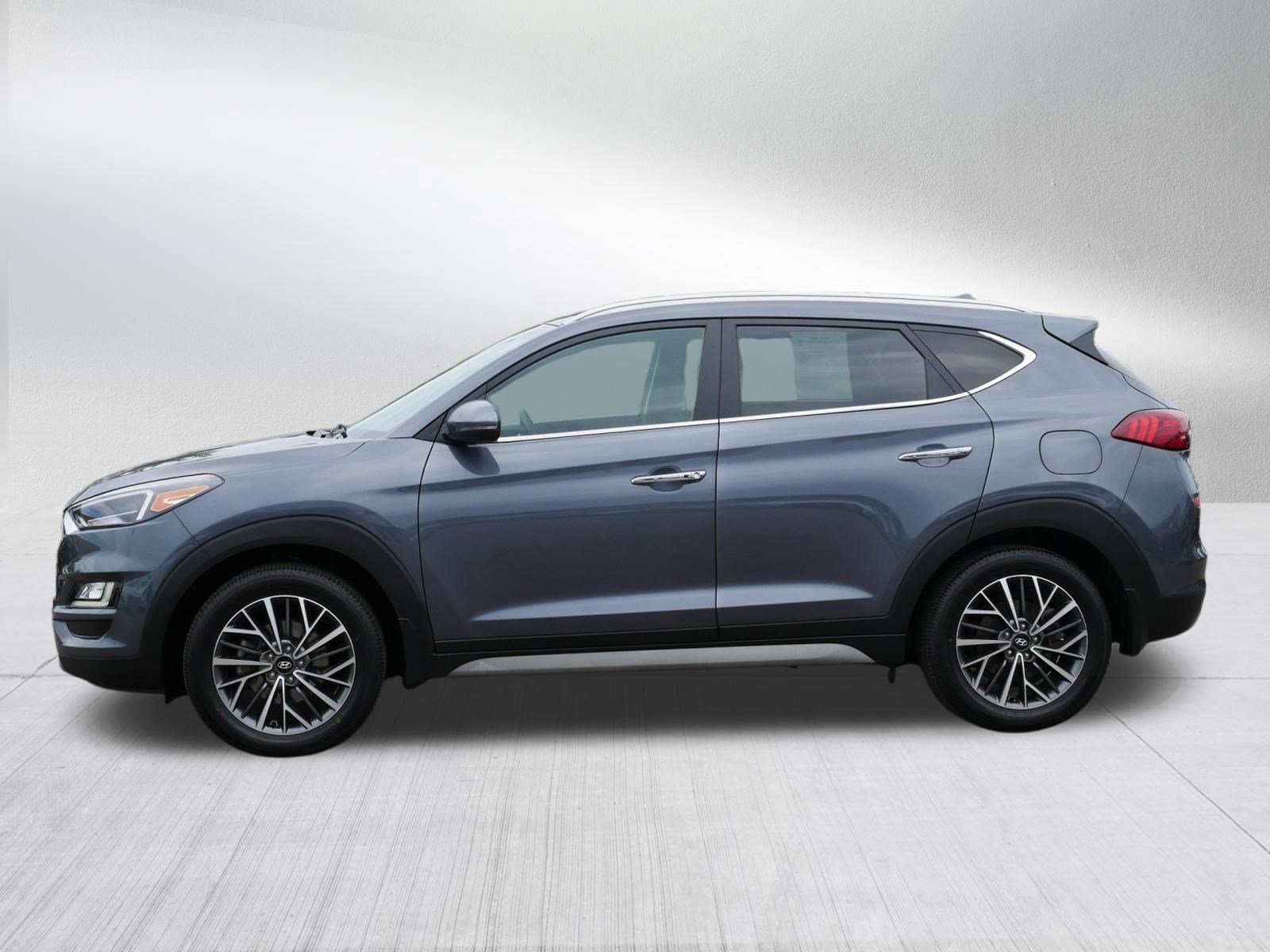 Certified Used 2019 Coliseum Gray Hyundai Limited image 4