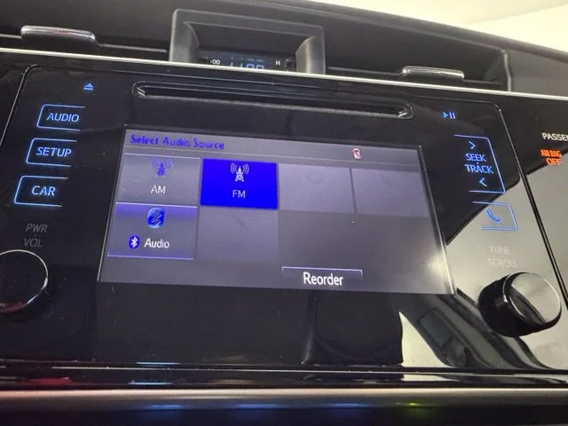 Used 2017 White Toyota SE image 21