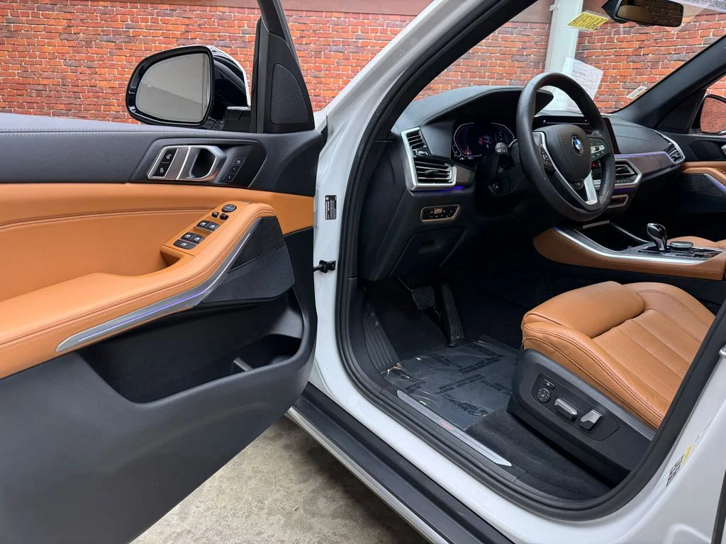 Used 2022 White BMW xDrive40i image 10
