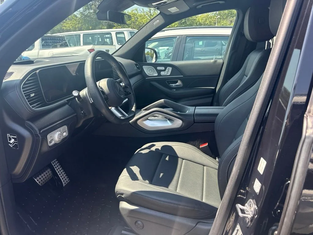 Used 2025 Black Mercedes-Benz GLS 450 image 3