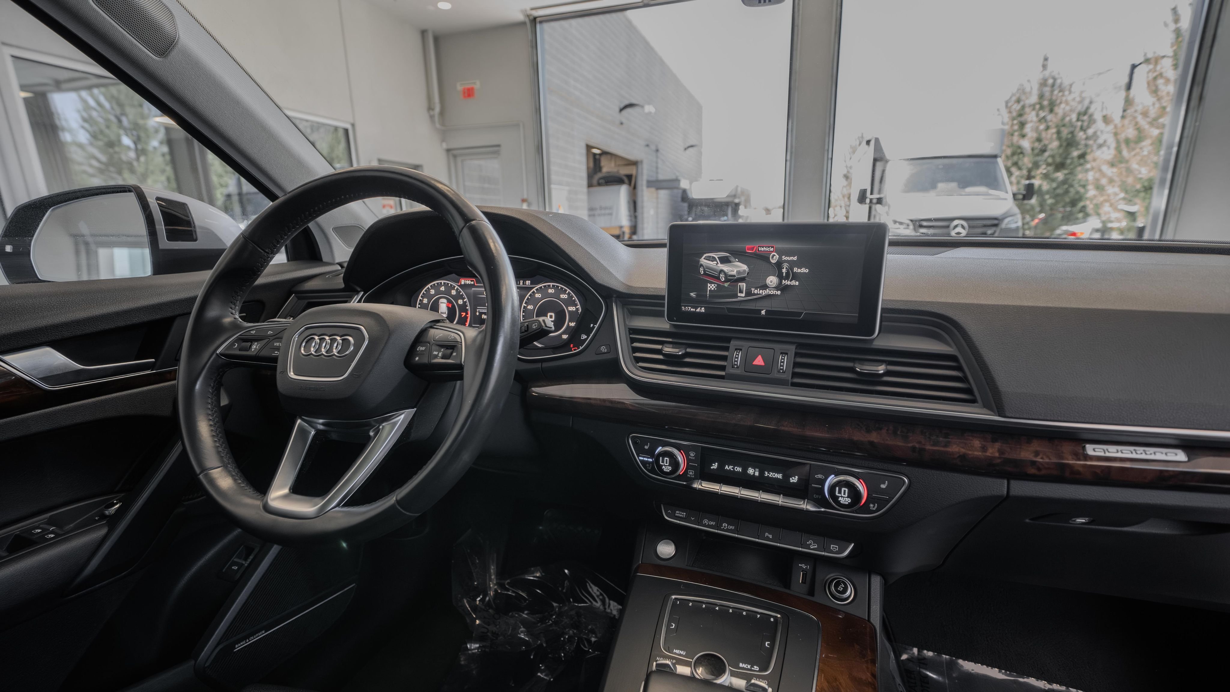 Used 2018 Florett Silver Metallic Audi 2.0T Premium image 19