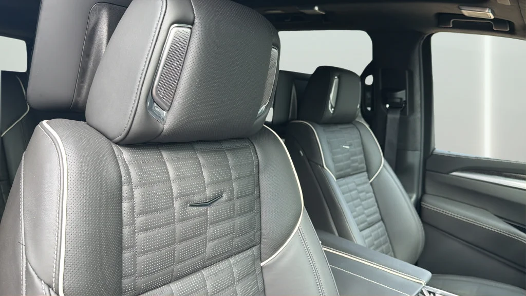2026 Cadillac Escalade ESV V-Series - Photo 24