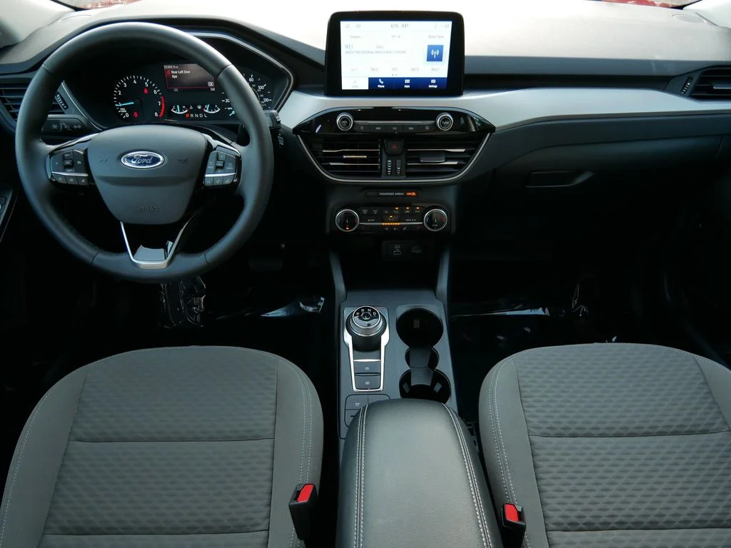 Used 2022 Red Ford SE image 13