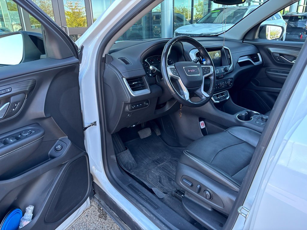 Used 2022 White GMC SLT image 23