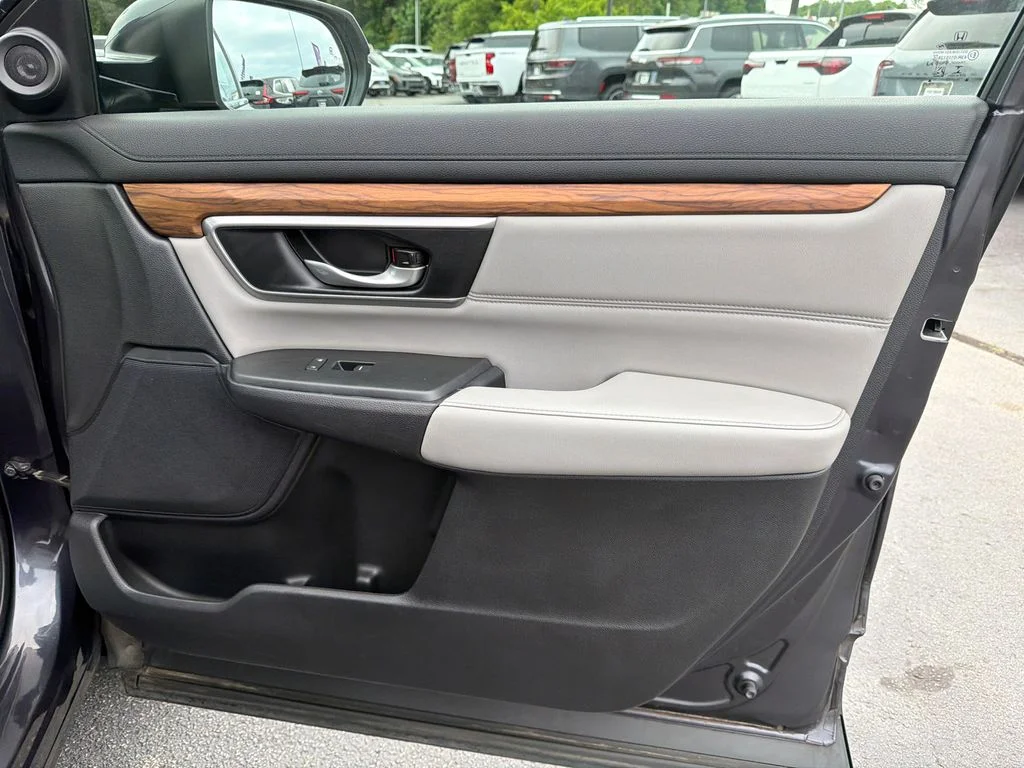 Used 2018 Black Honda Touring image 14