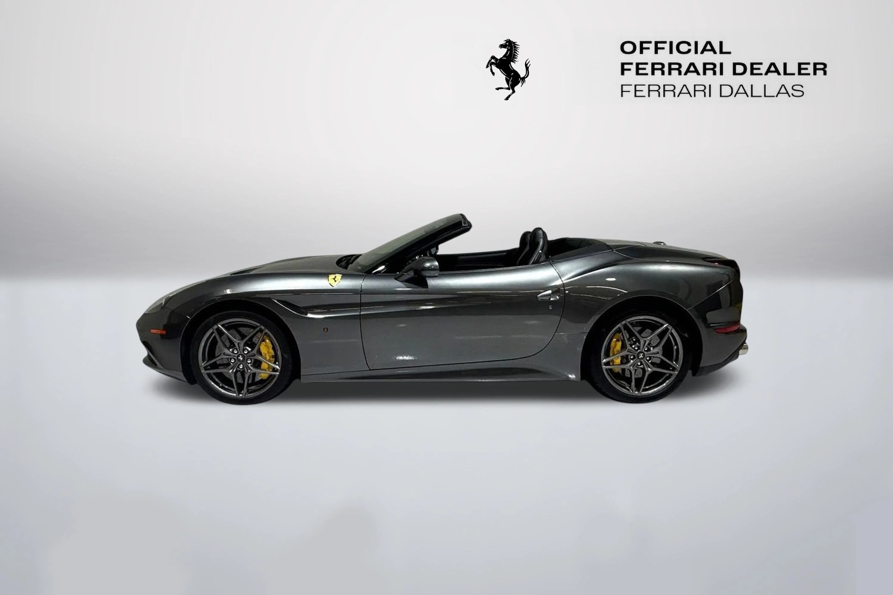 Used 2015 Grigio Silverstone Ferrari T image 8