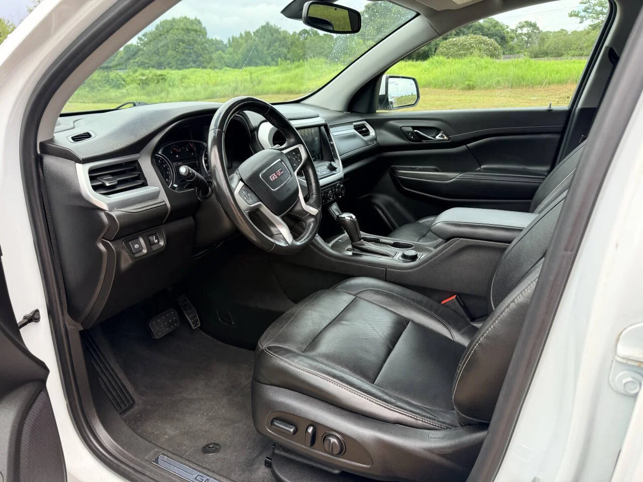 Used 2019 White GMC SLT 1 4dr SUV image 10