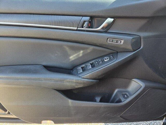 Used 2019 Crystal Black Pearl Honda Touring image 21