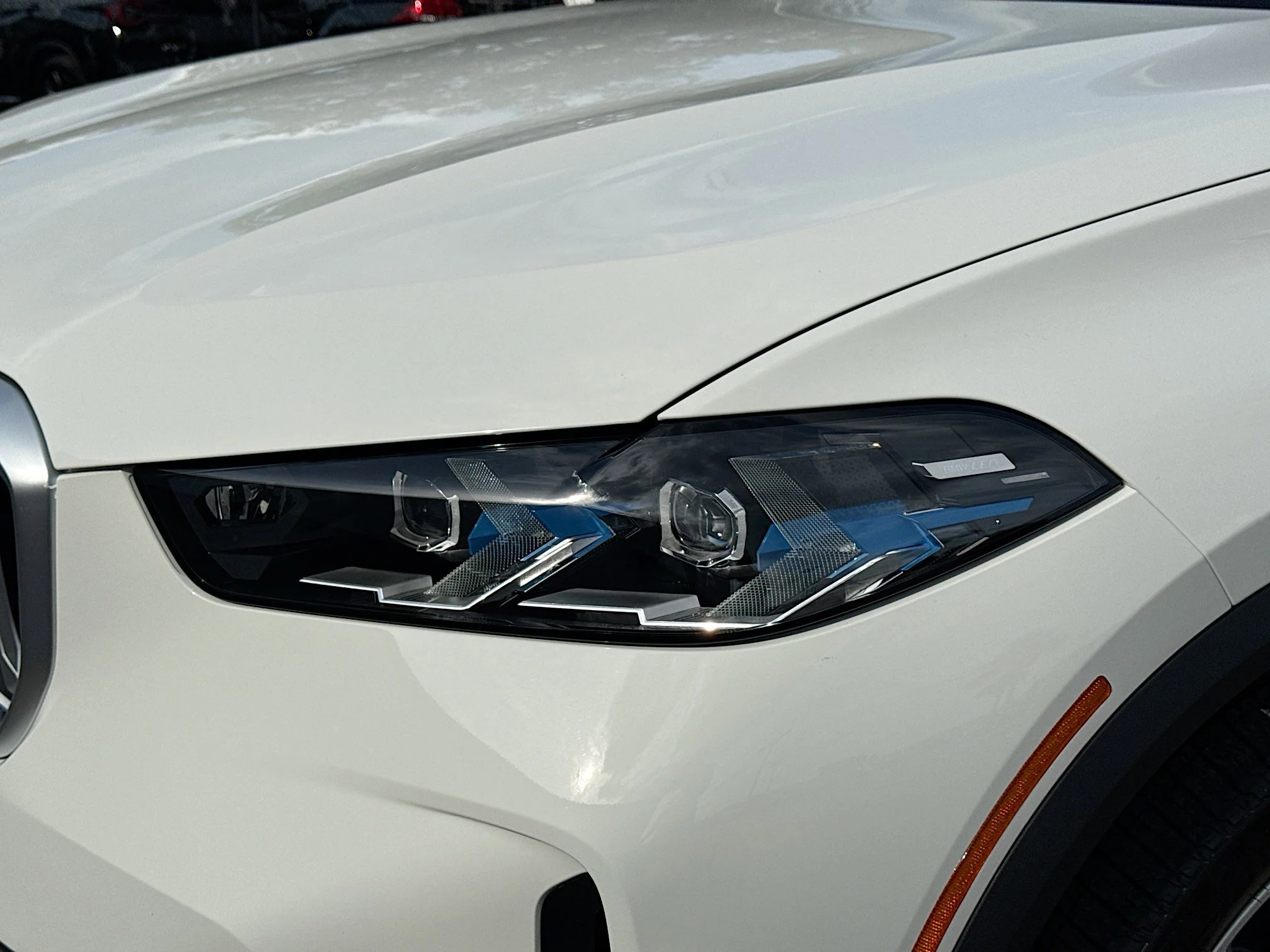 New 2026 Alpine White BMW sDrive40i image 9