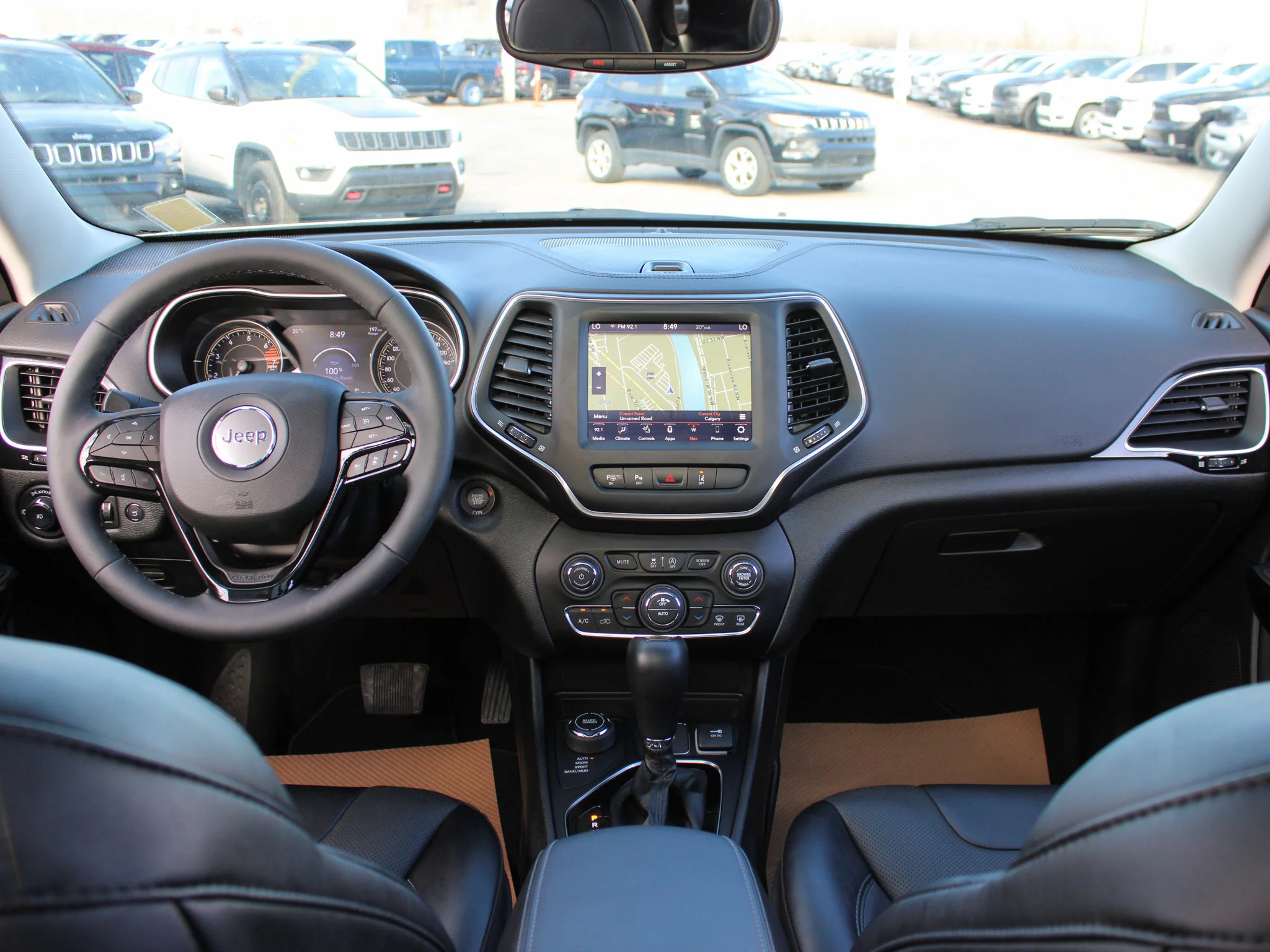 Certified Used 2023 White Jeep Altitude * 2.4L MultiAir | Heated/Vented Seats | Panoramic Sunroof | Apple CarPlay | Adaptive Cruise image 4