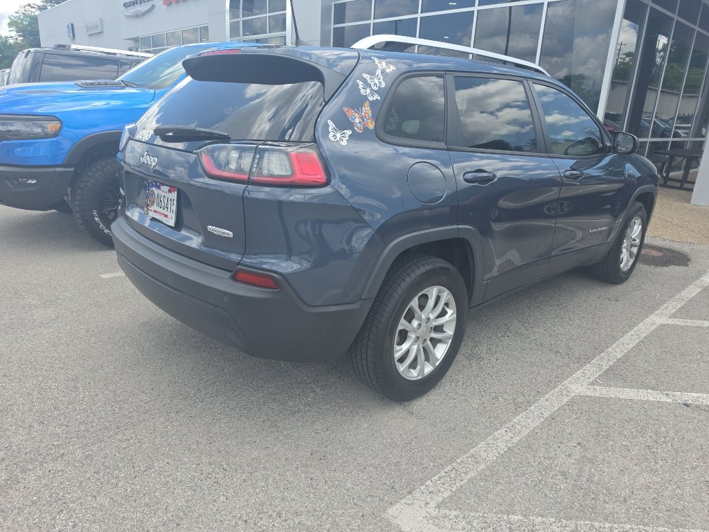 Used 2020 Slate Blue Pearlcoat Jeep Latitude image 3