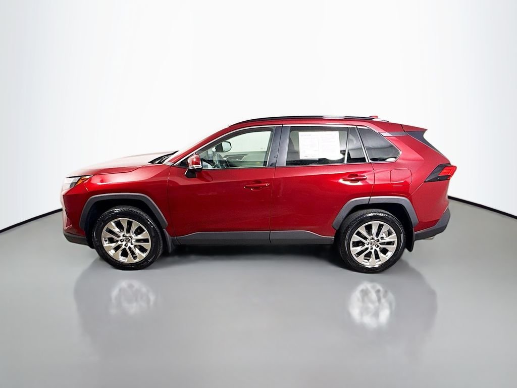 Used 2024 Ruby Flare Pearl Toyota XLE Premium image 4