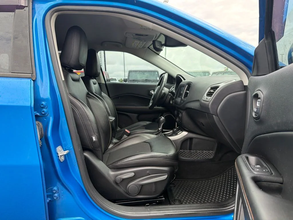 Certified Used 2018 Blue Jeep Latitude image 21