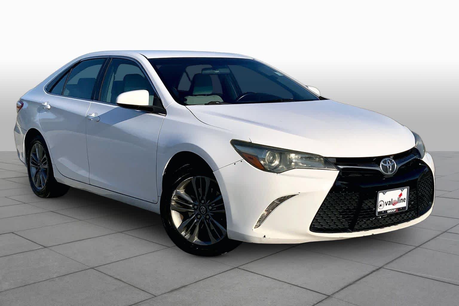 Used 2016 Super White Toyota SE image 3