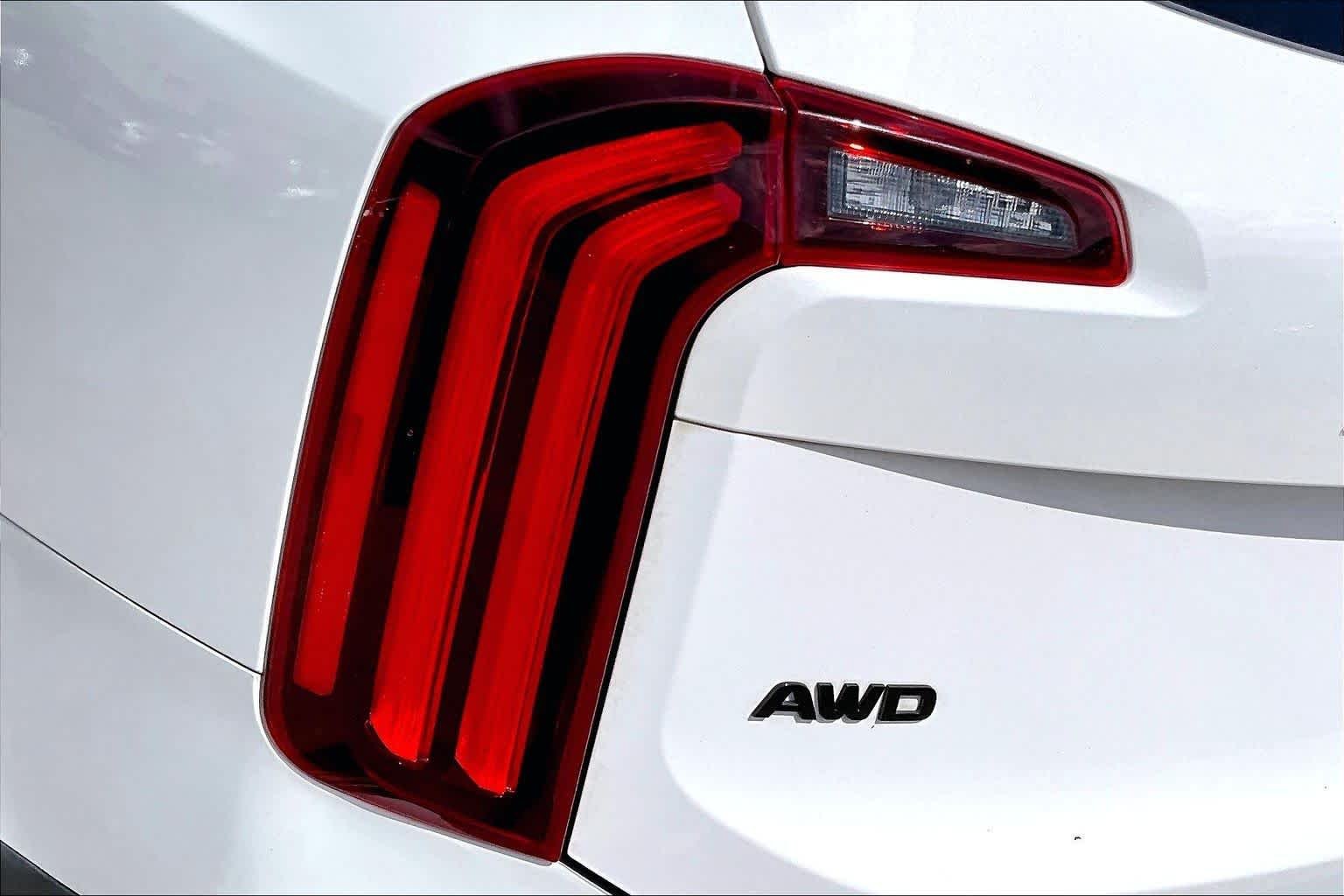Used 2022 Glacial White Pearl Kia EX image 27