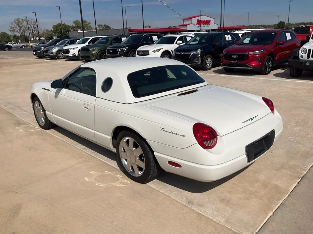 Used 2002 White Ford Base image 27