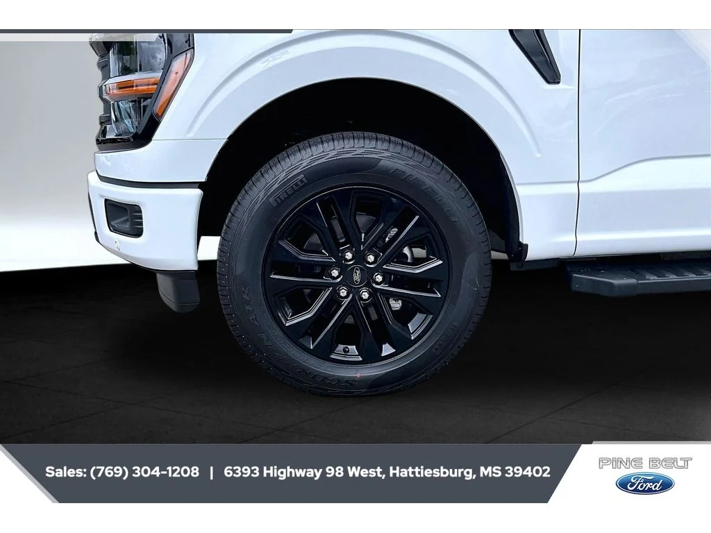 New 2026 Oxford White Ford XLT image 7
