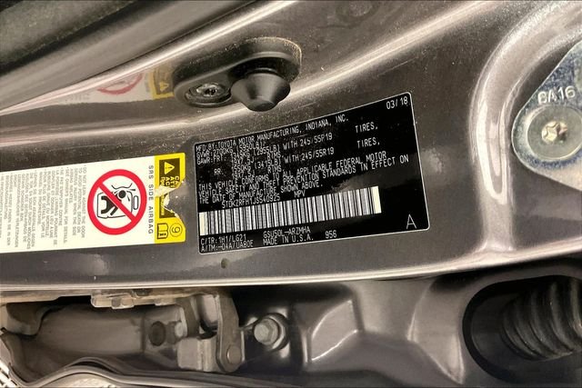Used 2018 Gray Toyota SE image 4