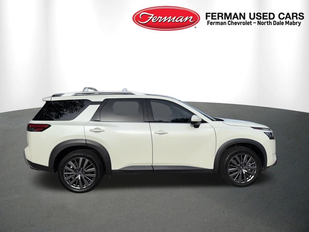 Used 2023 White Nissan SL image 9