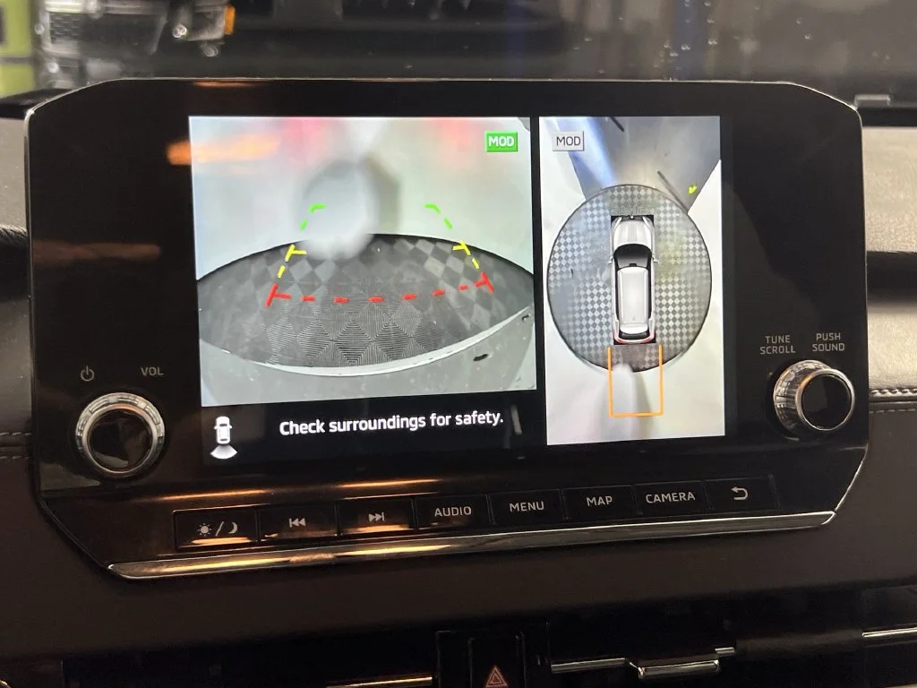 Used 2024 Black Mitsubishi SE image 23
