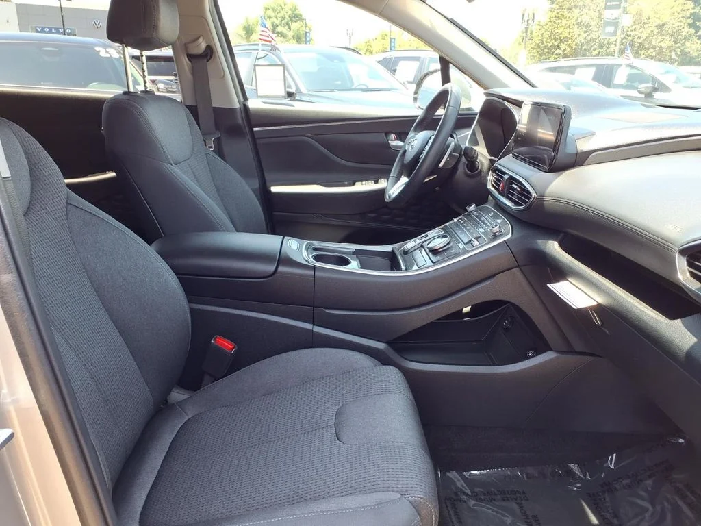 Used 2023 Silver Hyundai SEL image 10