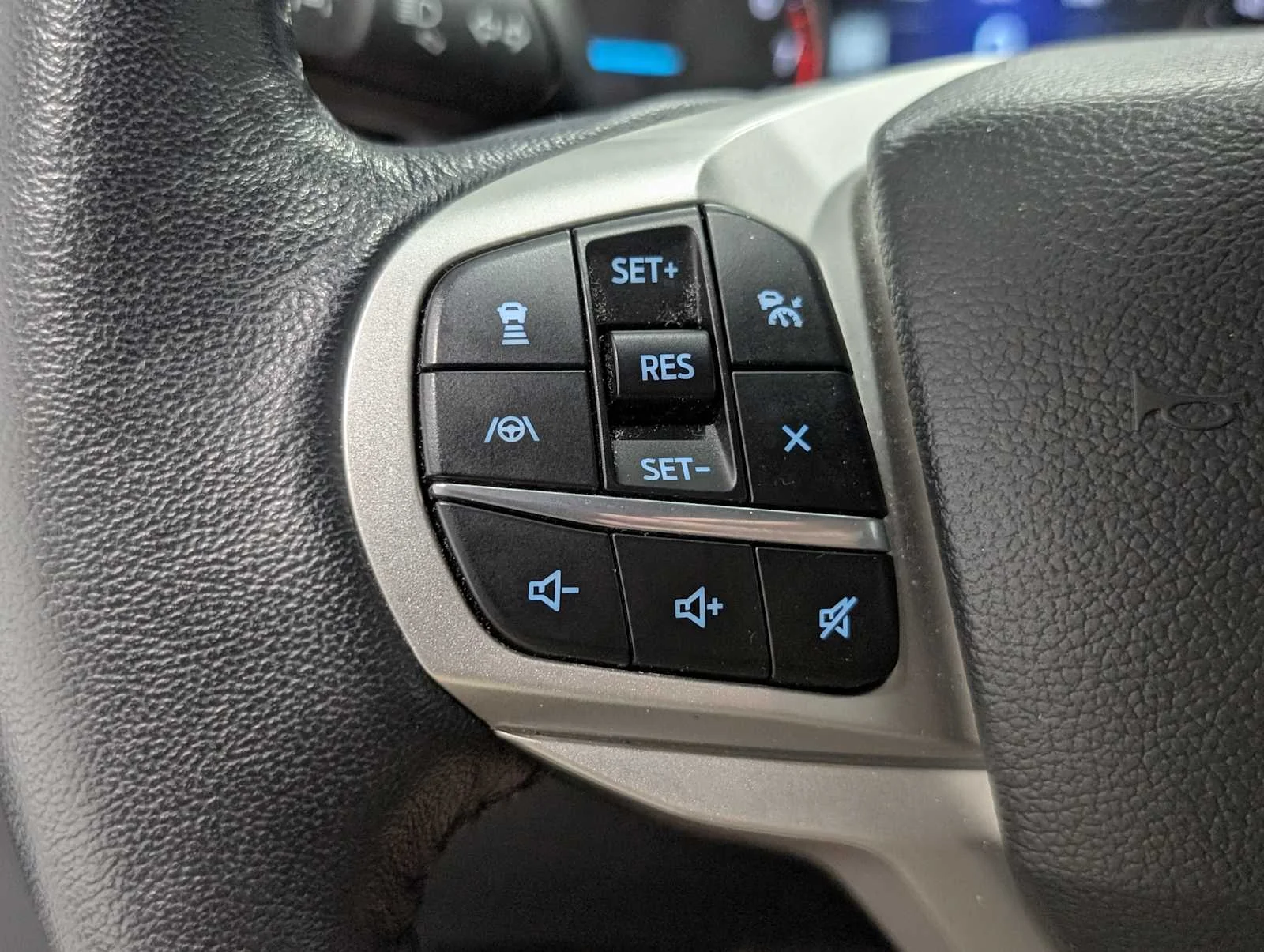 Used 2023 Iconic Silver Metallic Ford XLT image 35