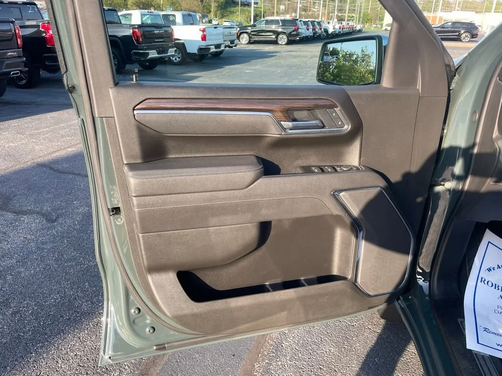 Used 2025 Cypress Gray Chevrolet LT image 11
