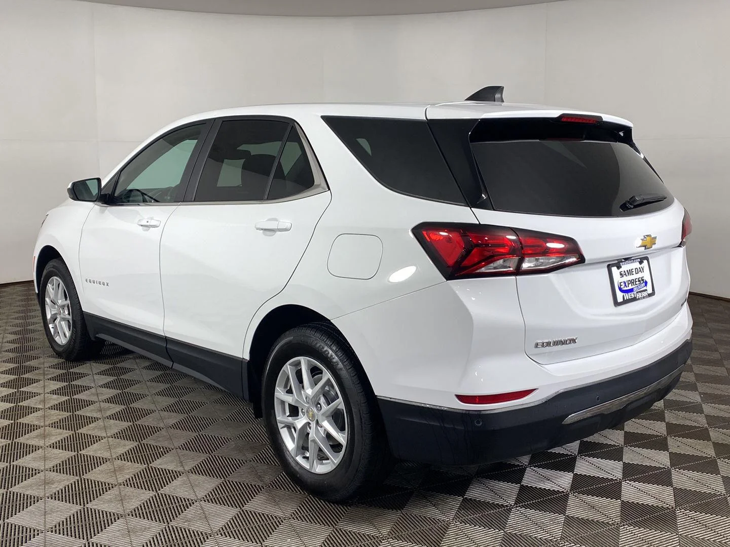 Used 2023 Summit White Chevrolet LT image 30