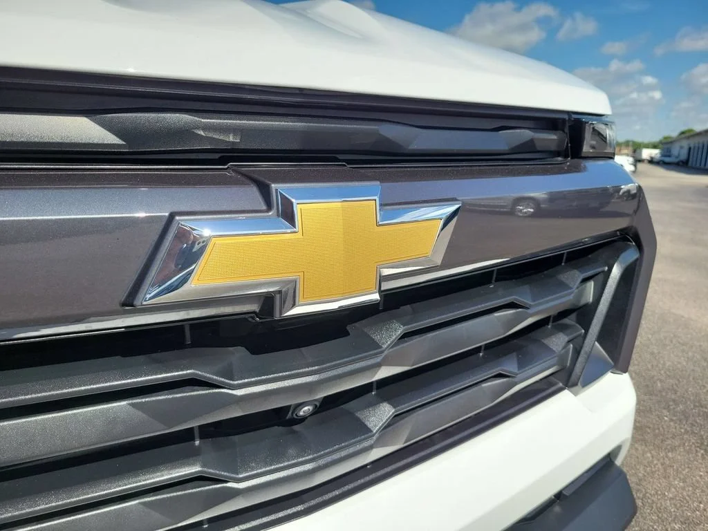 Certified Used 2025 Summit White Chevrolet WT/LT image 32